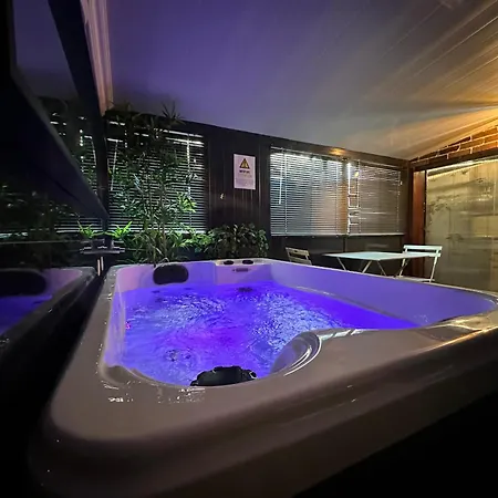Jacuzzi Et Cinema, Merignac2 Mérignac